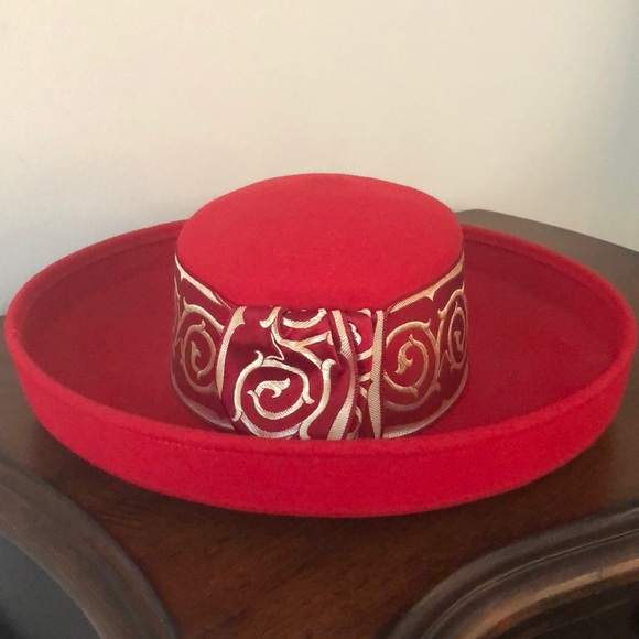 Vintage Georgi Felted Red Hat - Picture 3 of 7